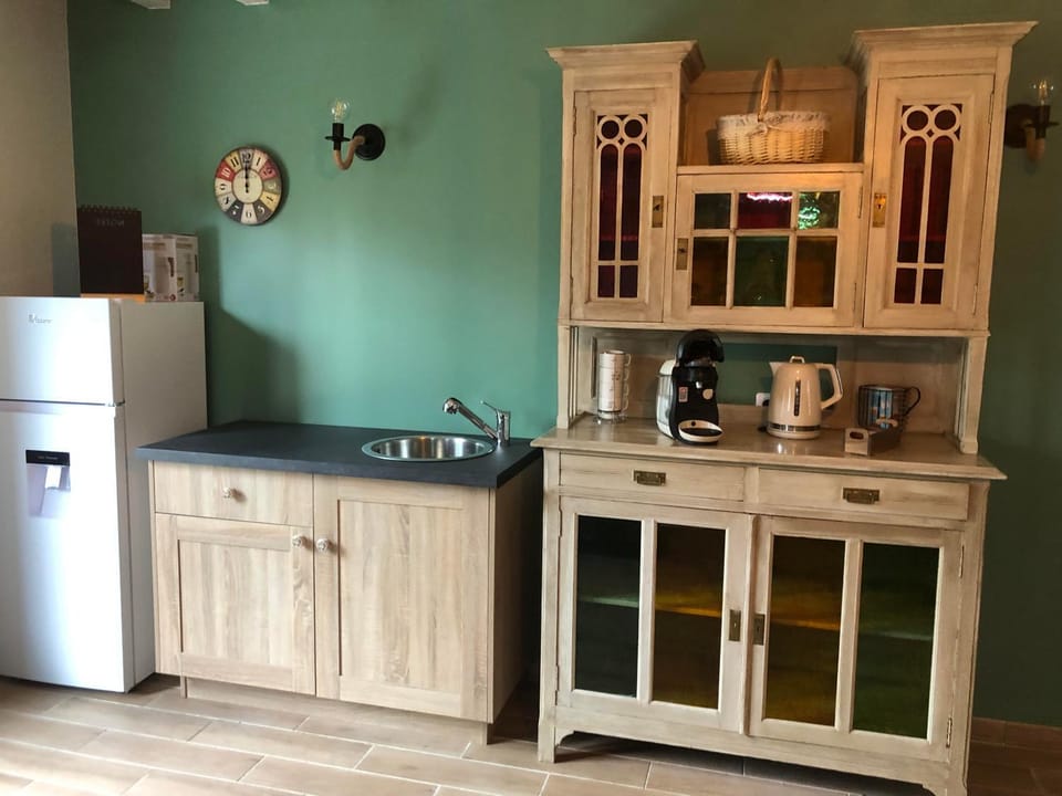 Coffee/tea facilities, Kitchen or kitchenette