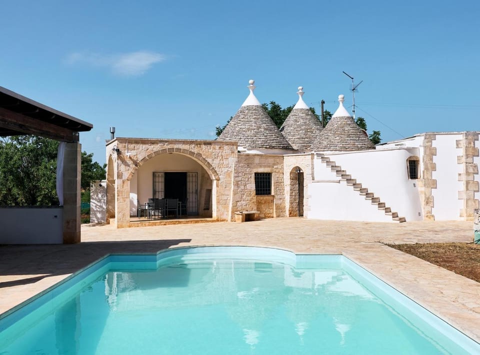 Trullo La Vela House in Province of Taranto