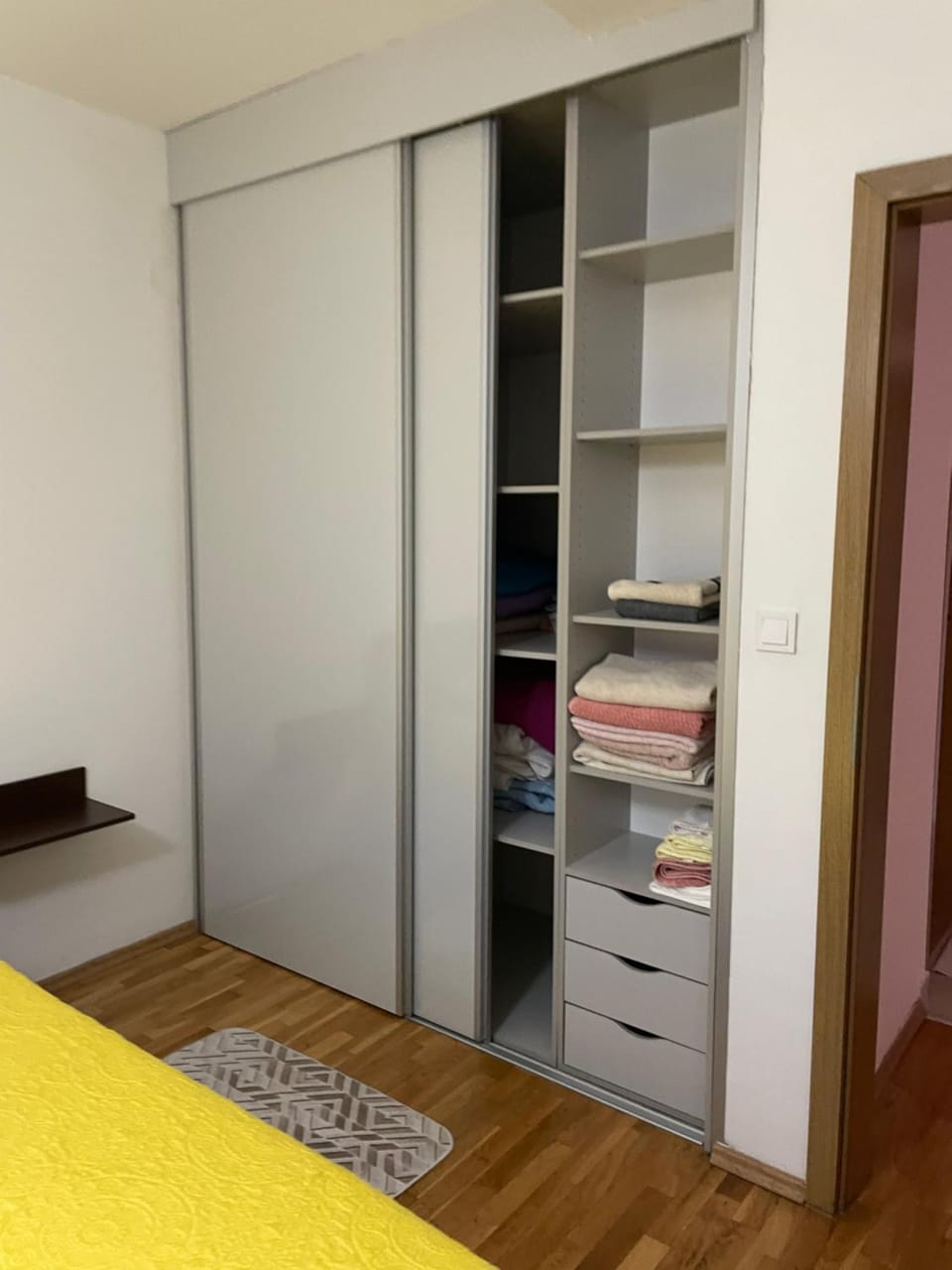 Bedroom, wardrobe