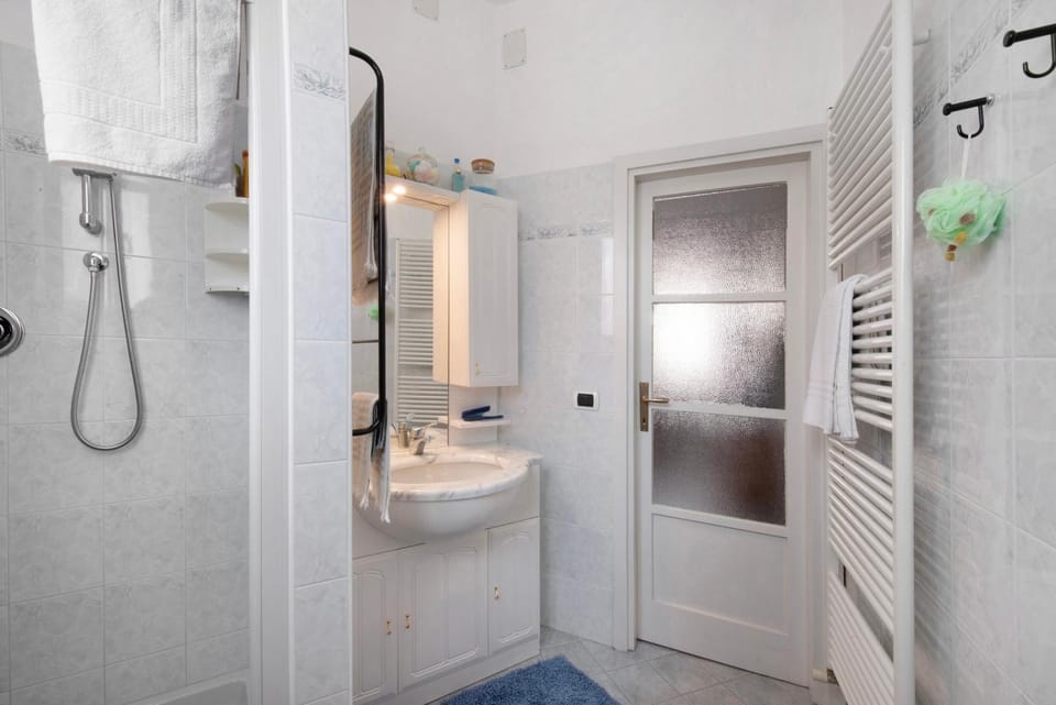 Bathroom, Living room