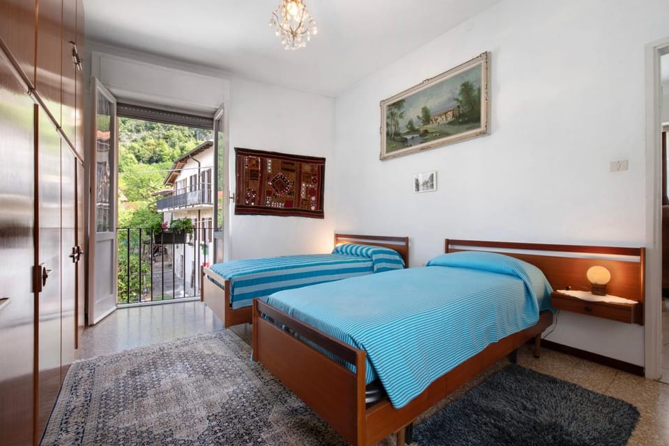 Property building, Living room, Bedroom
