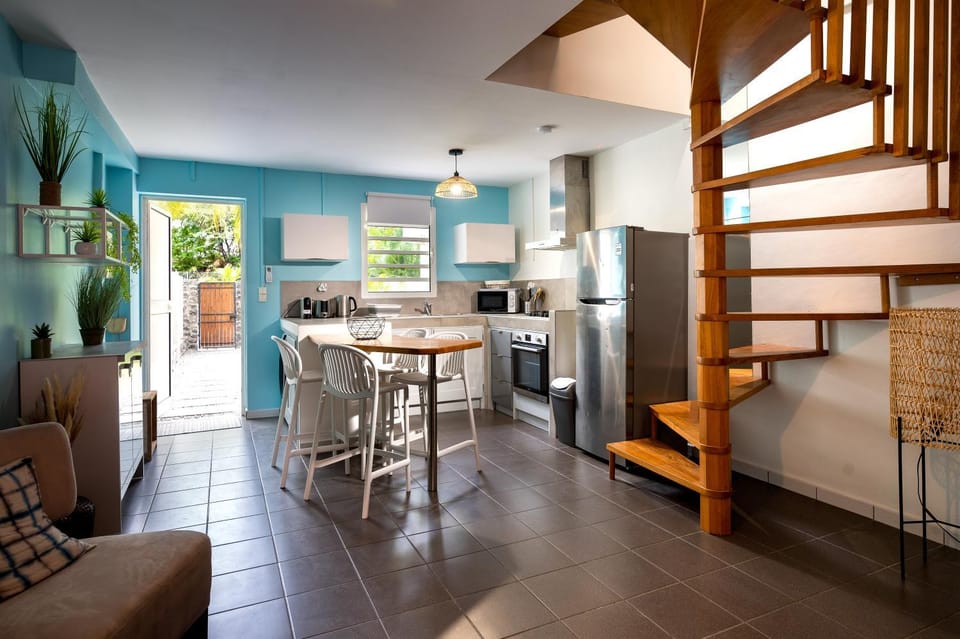 CAZ AZUR 3* avec accès direct à l'esplanade de Boucan Canot et sa vie balnéaire - Saint-Gilles-Les-Bains House in Saint-Paul