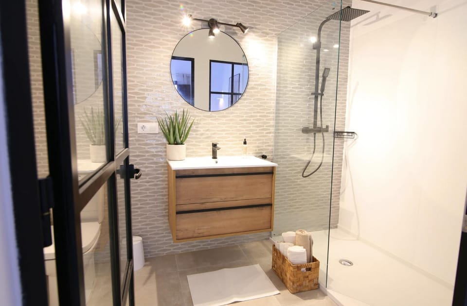 Shower, Bathroom, towels