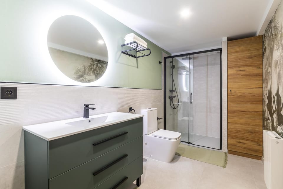 Shower, Bathroom
