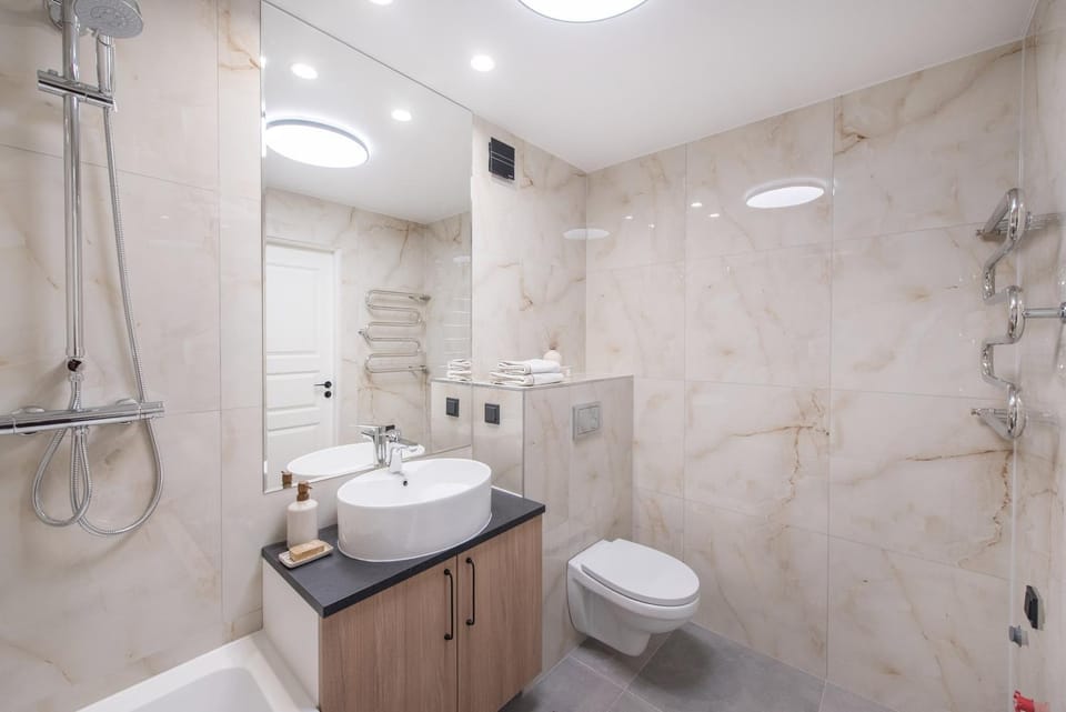 Shower, Toilet, Bath