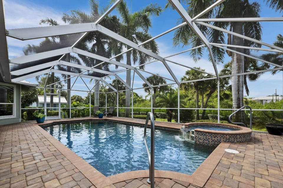 Nokomis Pool Home on the Canal House in Venice