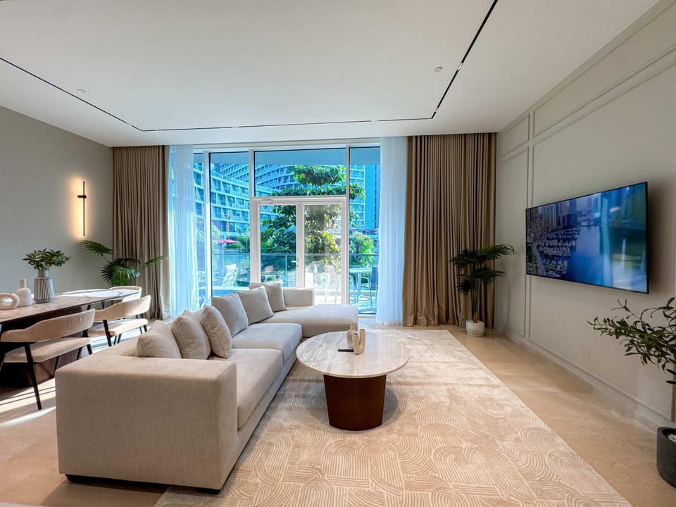 Exquisite 1BR Hidden Gem - Oceana Residences Apartment in Dubai