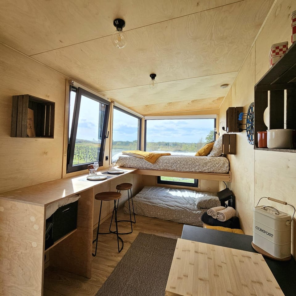 Bed, Kitchen or kitchenette, Photo of the whole room, Dining area