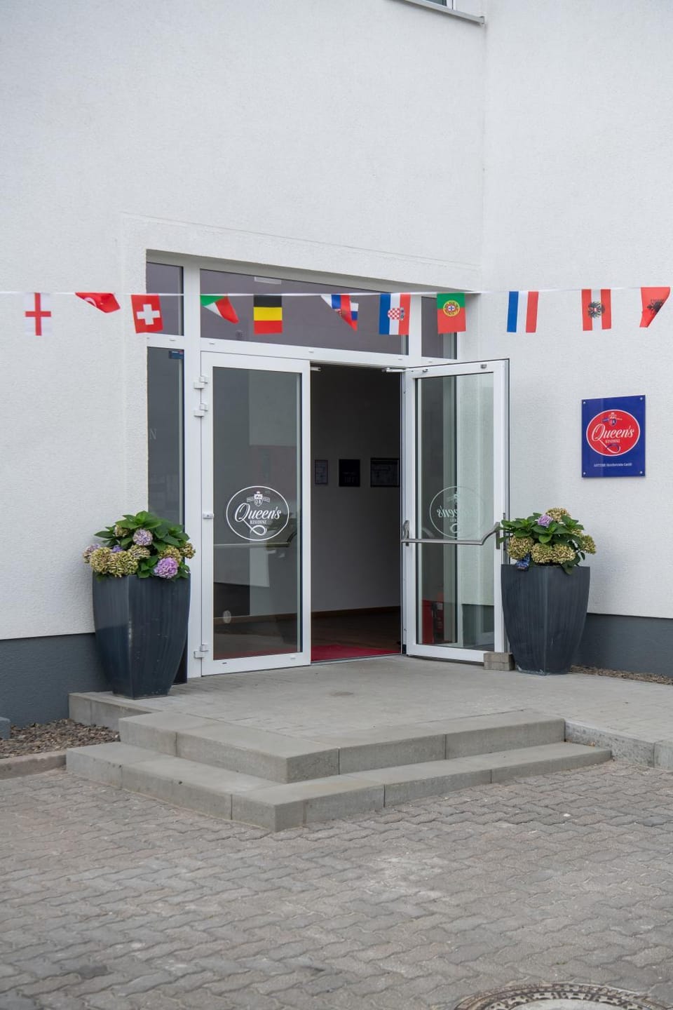 Facade/entrance