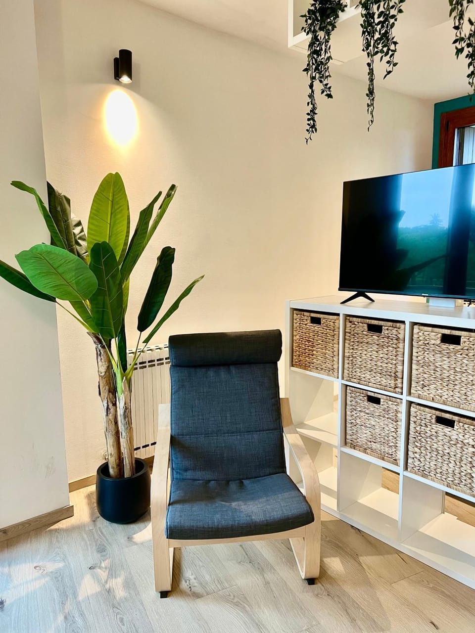 TV and multimedia, Living room, Seating area