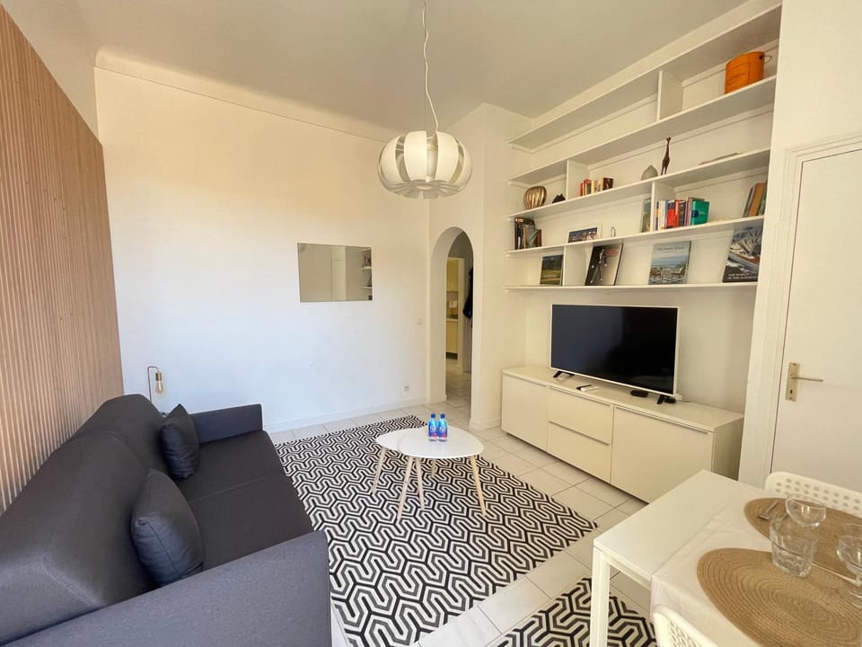 Communal lounge/ TV room, Living room, Seating area