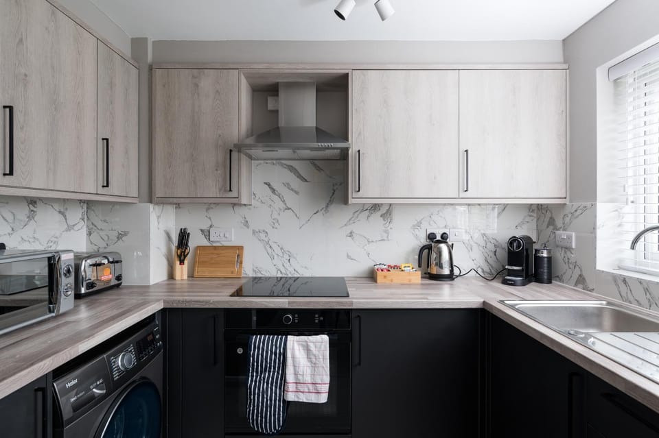 Coffee/tea facilities, minibar, pet friendly, stove, toaster, washing machine, kitchen