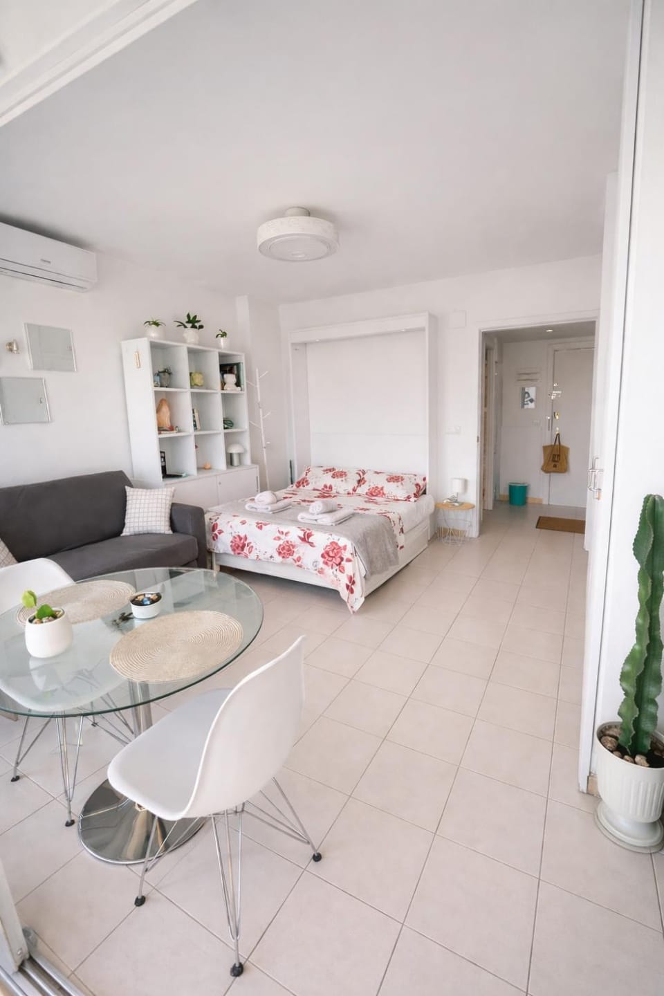 12th Floor Sea View Studio -Central Alicante Apartment in Alicante