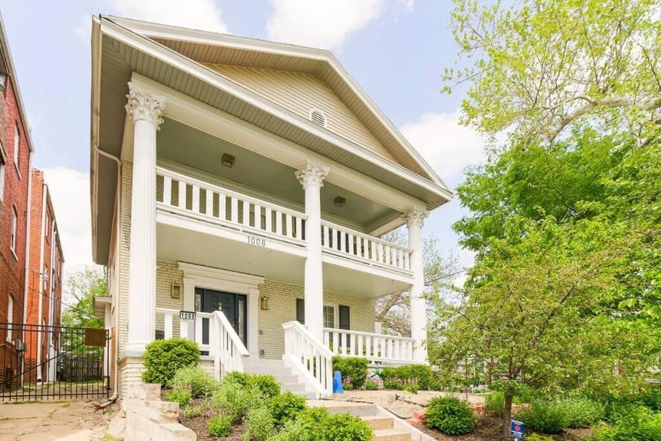 Property building, Balcony/Terrace