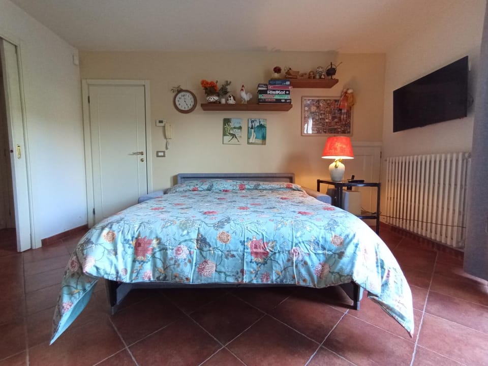 Bed, Photo of the whole room