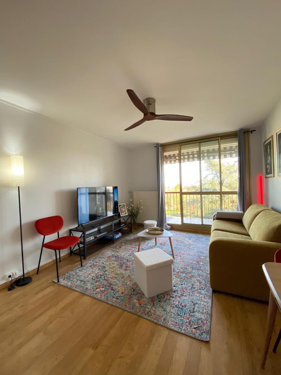 TV and multimedia, Living room, fireplace