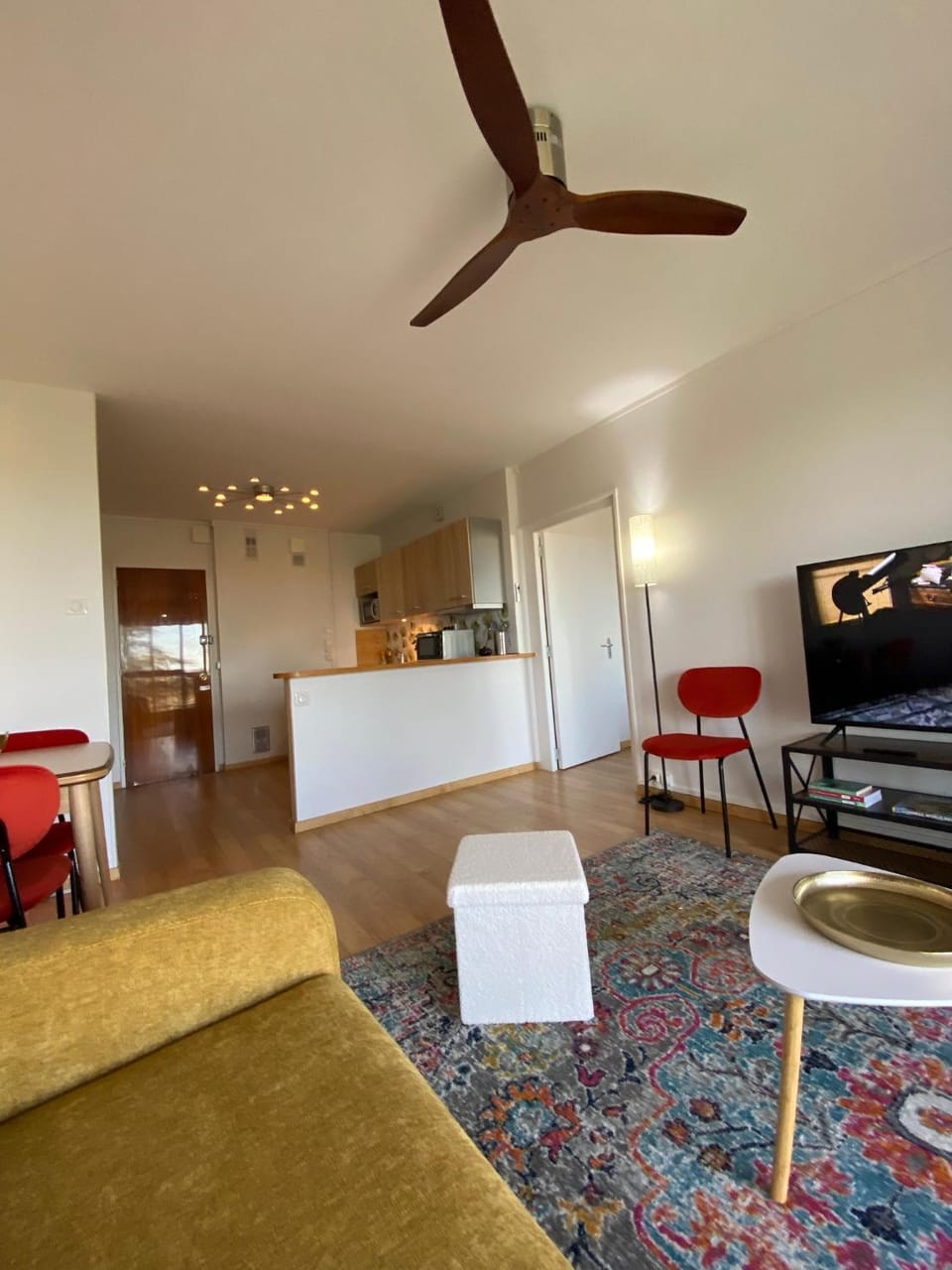 Communal lounge/ TV room