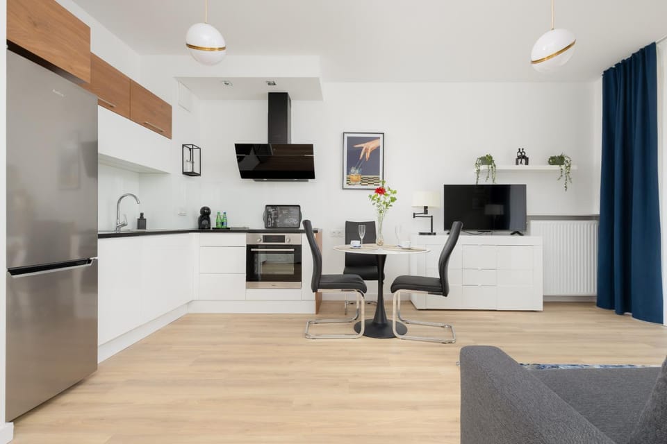 TV and multimedia, Kitchen or kitchenette, Living room, Seating area, stove