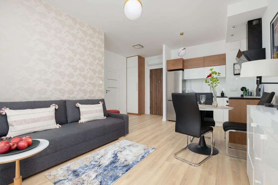 TV and multimedia, Kitchen or kitchenette, Living room, Seating area, Dining area