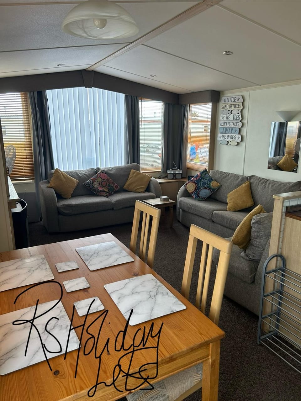 Living room, Dining area