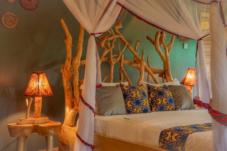Photo of the whole room, Bedroom