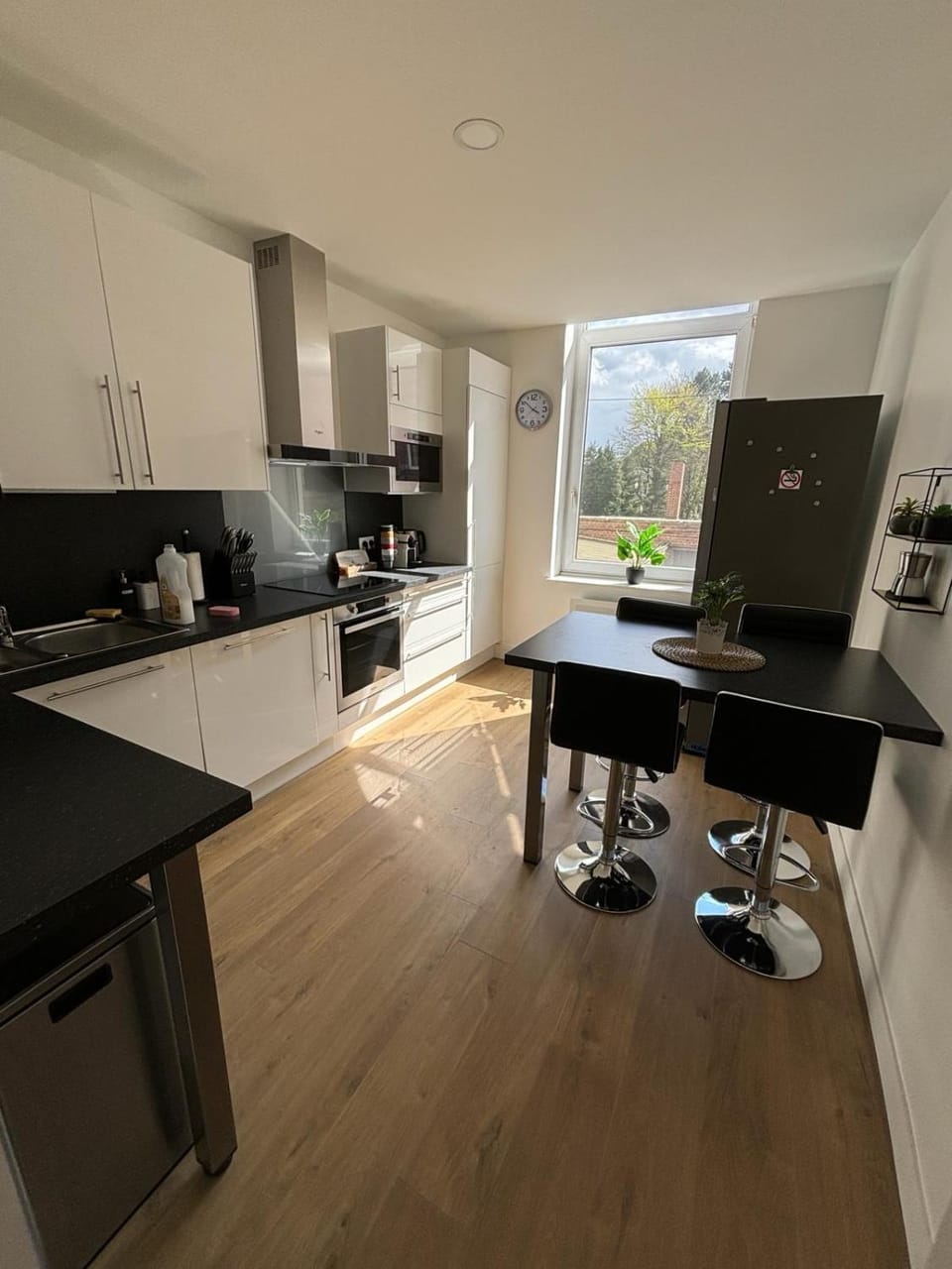 Kitchen or kitchenette, Dining area, dishwasher, oven, stove, toaster