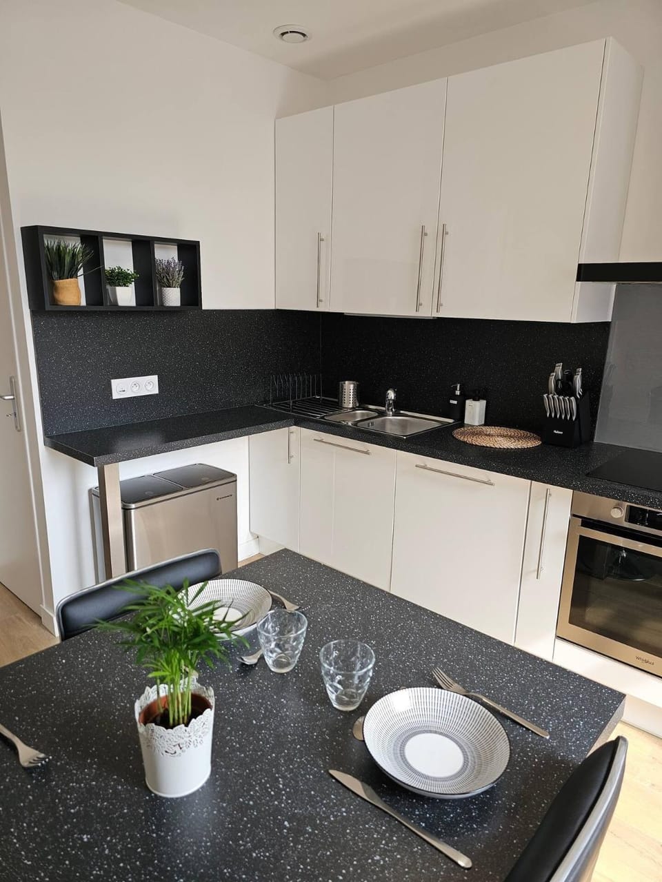 Kitchen or kitchenette