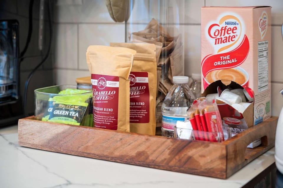 1BR with Kitchen & Free Parking - Walk Everywhere Apartment in Licking Riverside