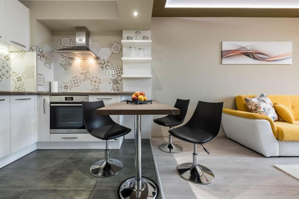 Kitchen or kitchenette, Living room, Dining area, oven, stove