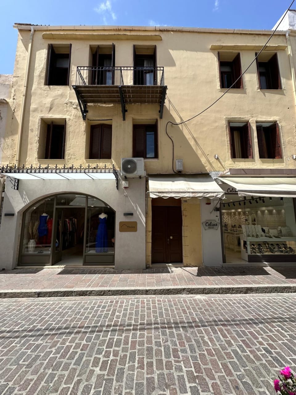 Property building, Day