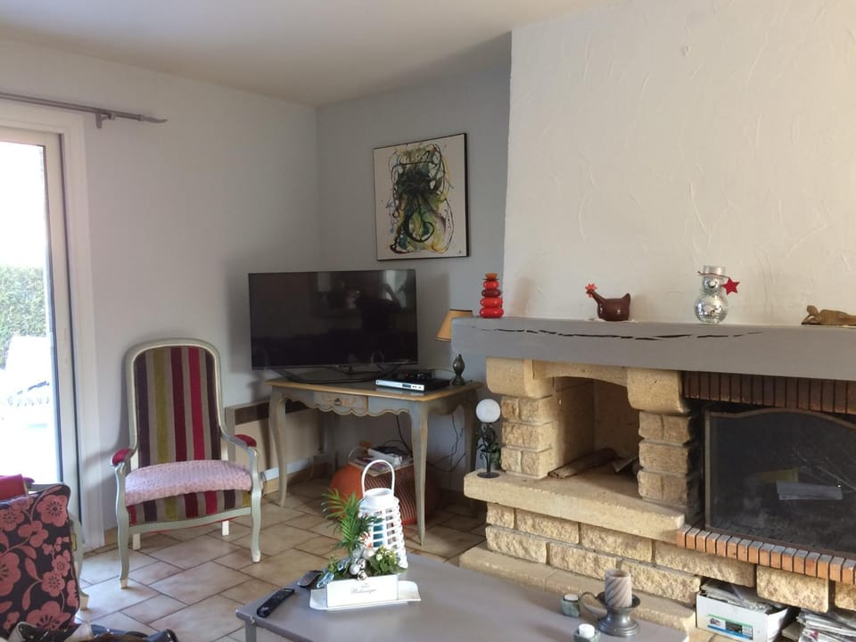 Communal lounge/ TV room, TV and multimedia, flat iron