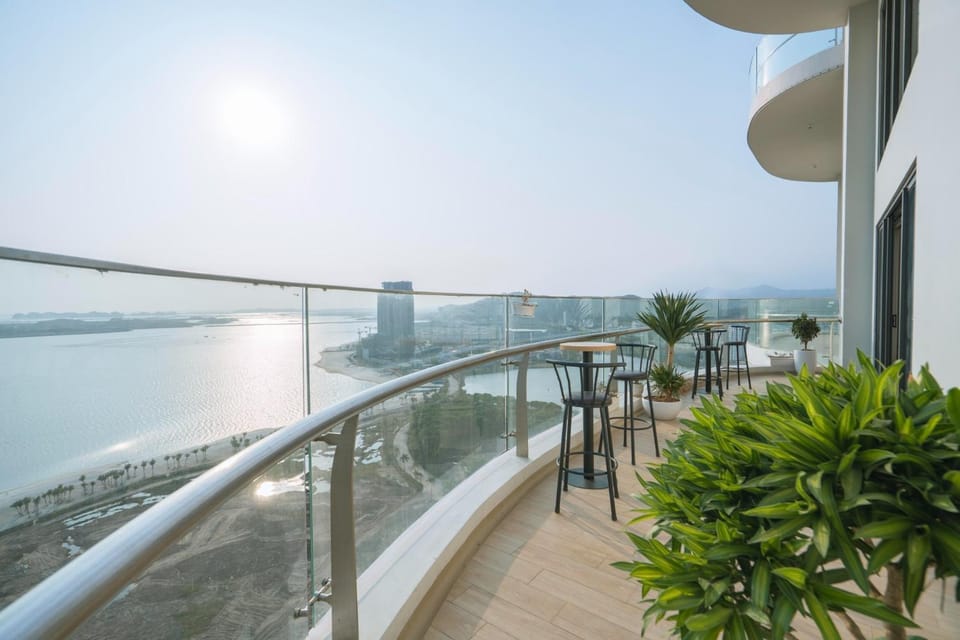 Day, Natural landscape, View (from property/room), Balcony/Terrace, Lake view, River view, Sea view