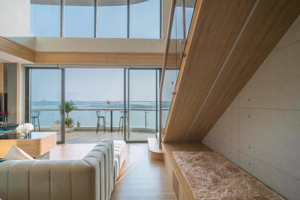 Natural landscape, View (from property/room), Balcony/Terrace, Living room, Photo of the whole room, Seating area, Sea view