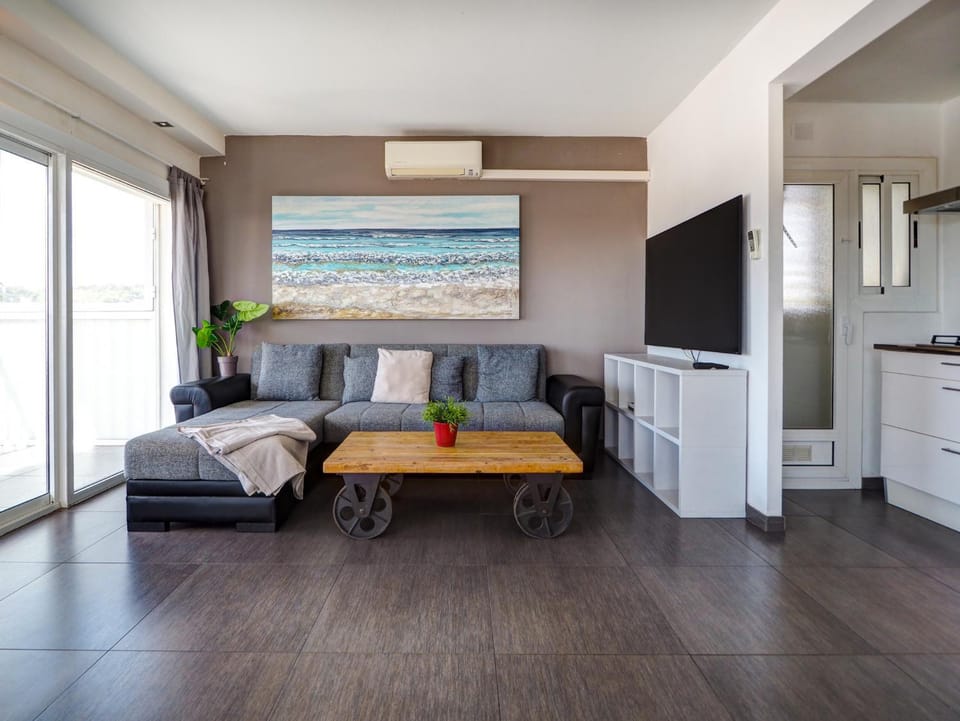 Living room, air conditioner