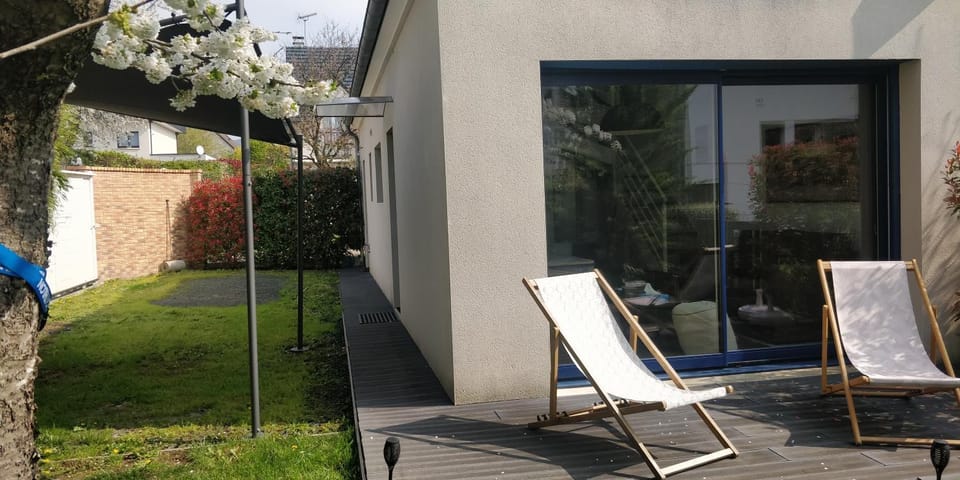 Logement entier, indépendant et au calme (2 à 4 personnes) à Cormeilles en Parisis, à 15 mn de Paris House in Île-de-France