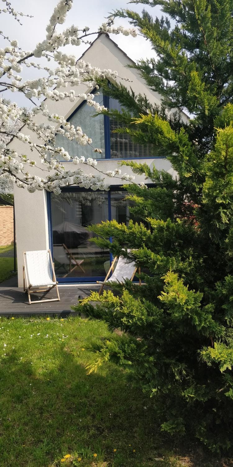 Logement entier, indépendant et au calme (2 à 4 personnes) à Cormeilles en Parisis, à 15 mn de Paris House in Île-de-France