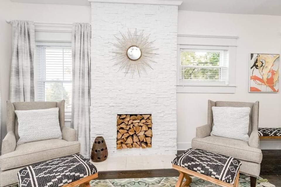Spacious 5BR/5.5BA Near Plaza & Museum House in South Hyde Park