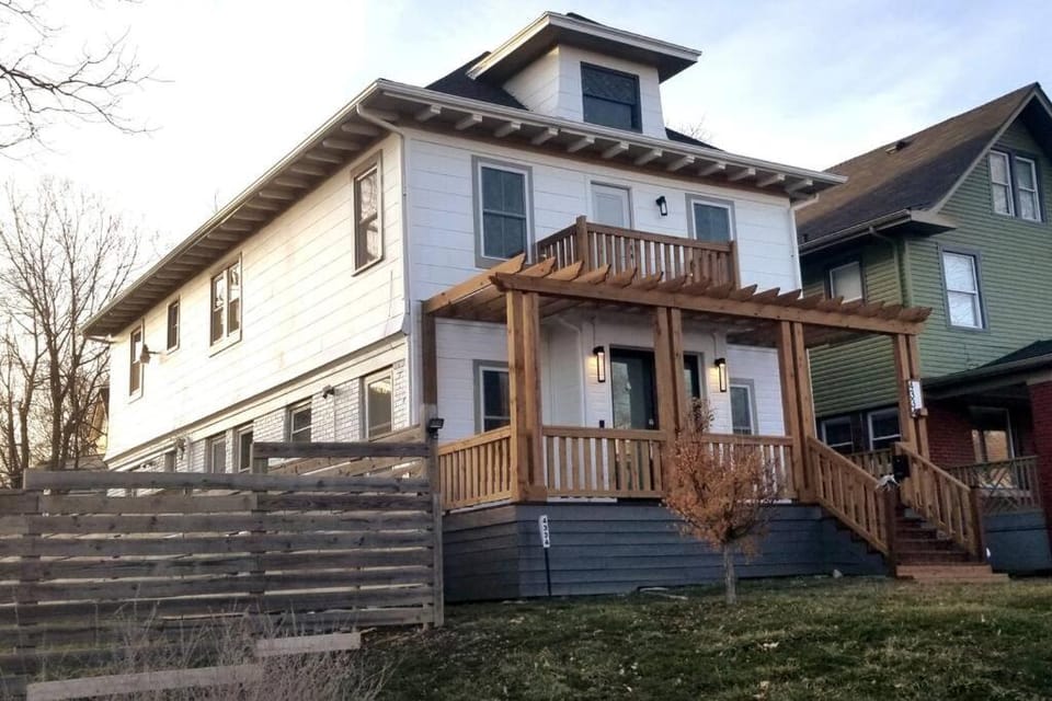 Spacious 5BR/5.5BA Near Plaza & Museum House in South Hyde Park