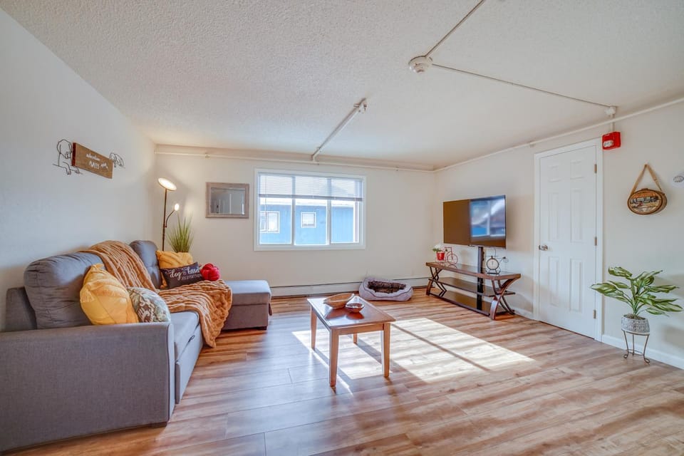 Anchorage Apartment Rental w/ Mountain Views! Apartment in Anchorage
