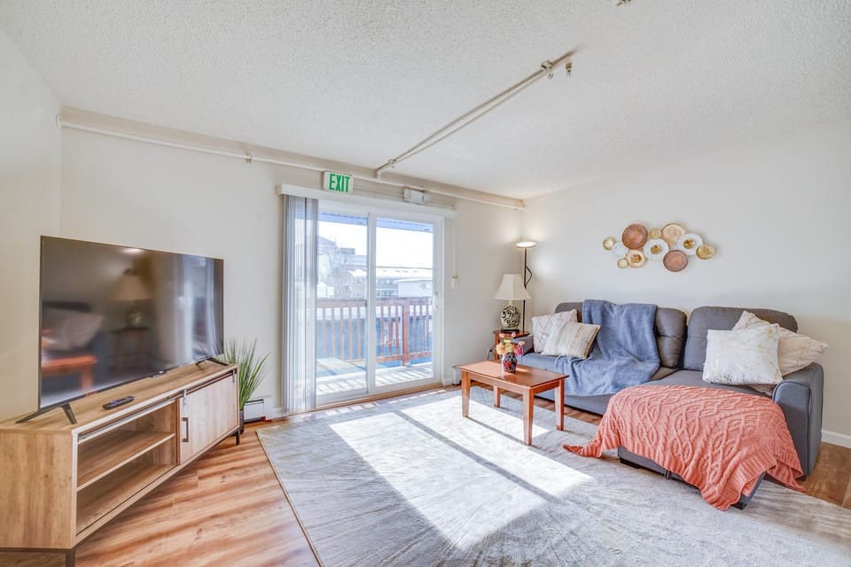 Anchorage Retreat, Walk to Dining & Entertainment Apartment in Anchorage