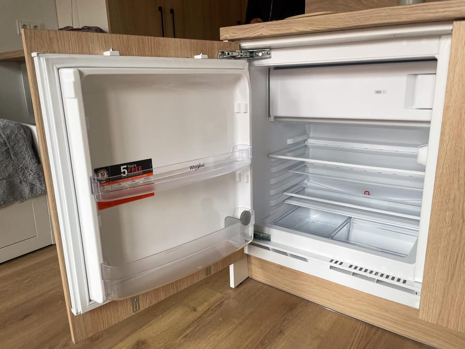 Kitchen or kitchenette, oven