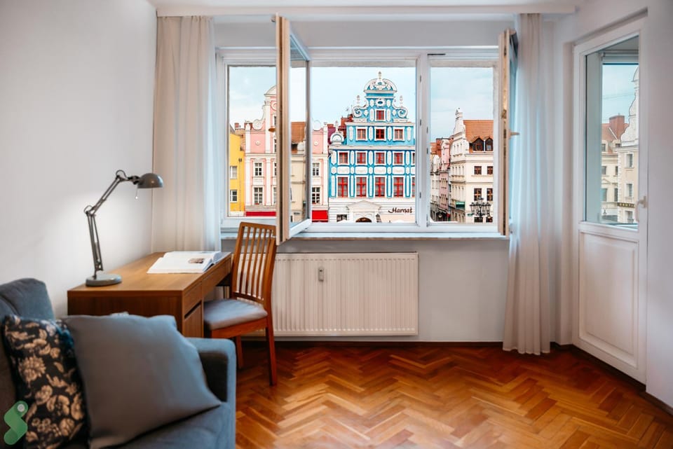 Living room, City view