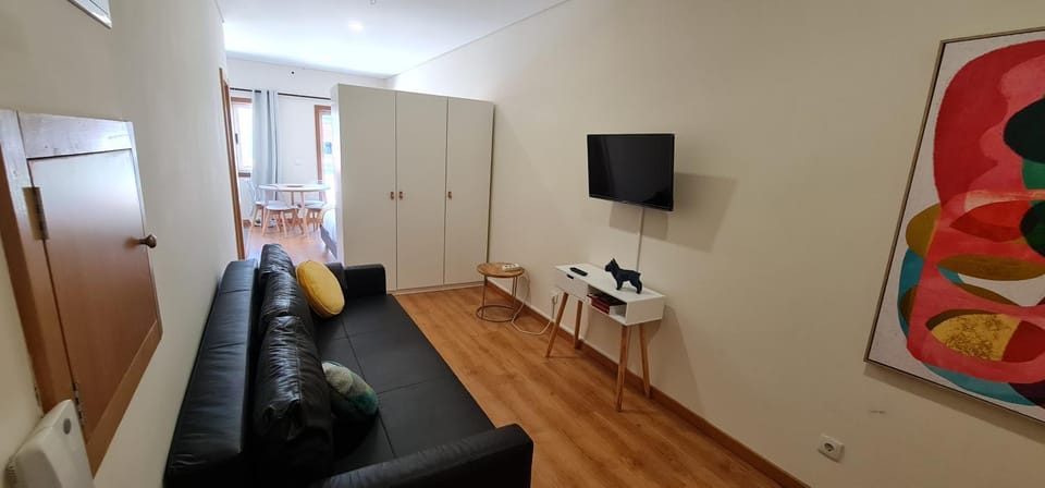 Tomas FLAT Front Apartment in Porto
