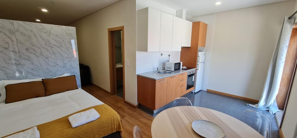 Tomas FLAT Front Apartment in Porto