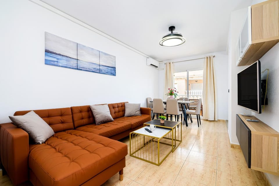 TV and multimedia, Living room, Seating area, Dining area, Evening entertainment