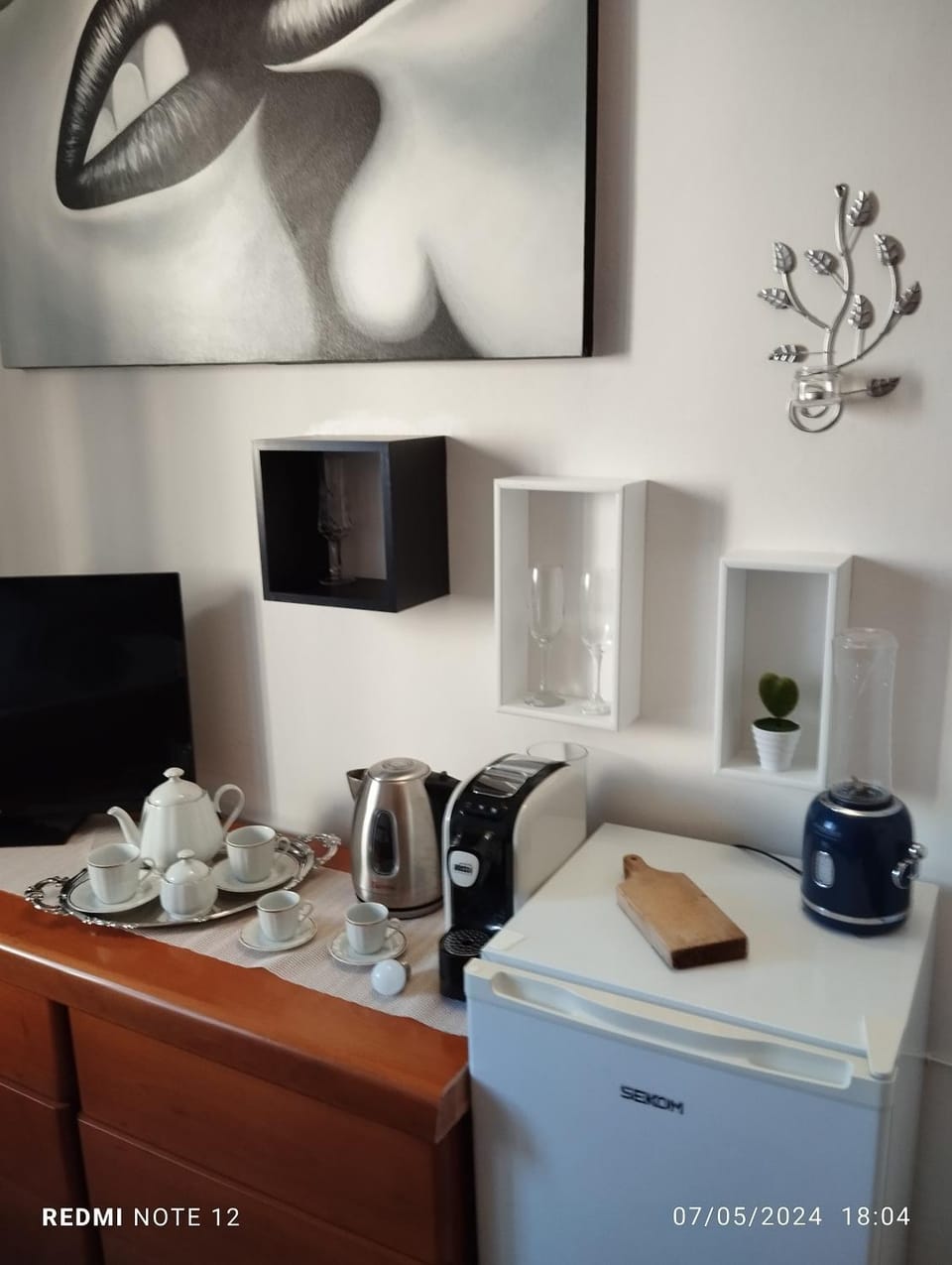 Coffee/tea facilities, minibar
