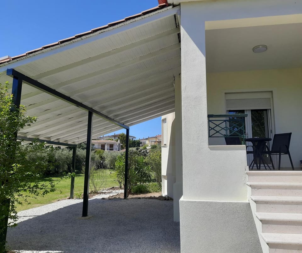 Bright New Garden House in Halkidiki