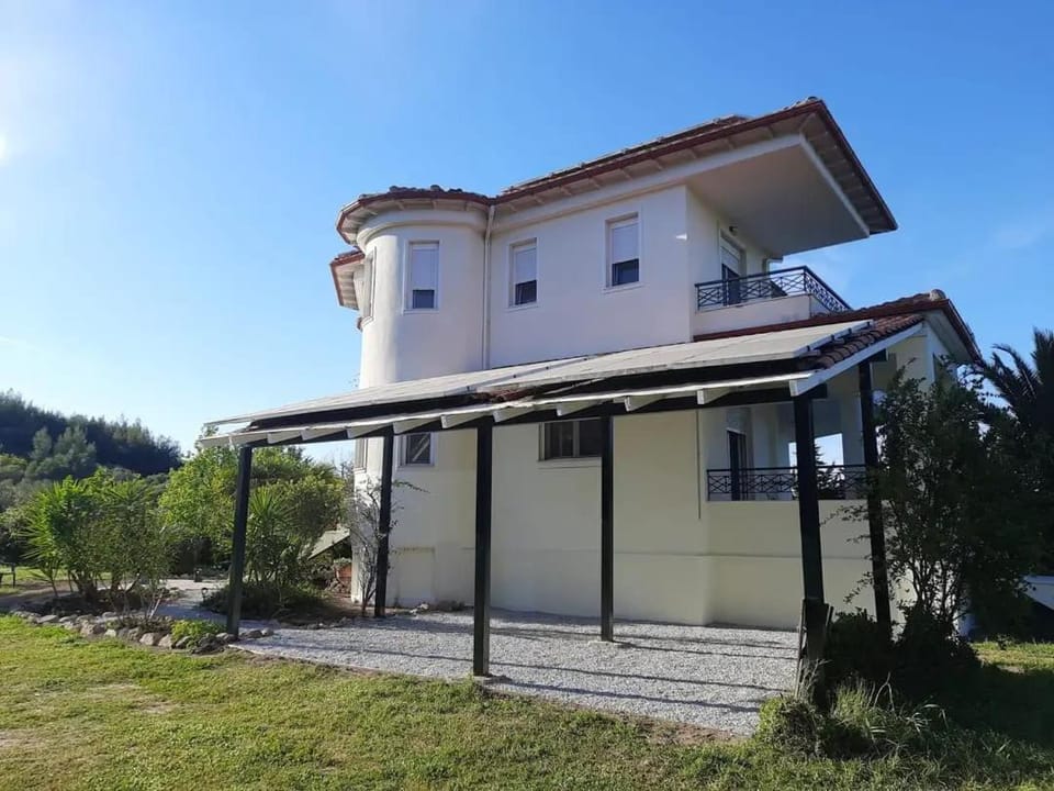 Bright New Garden House in Halkidiki