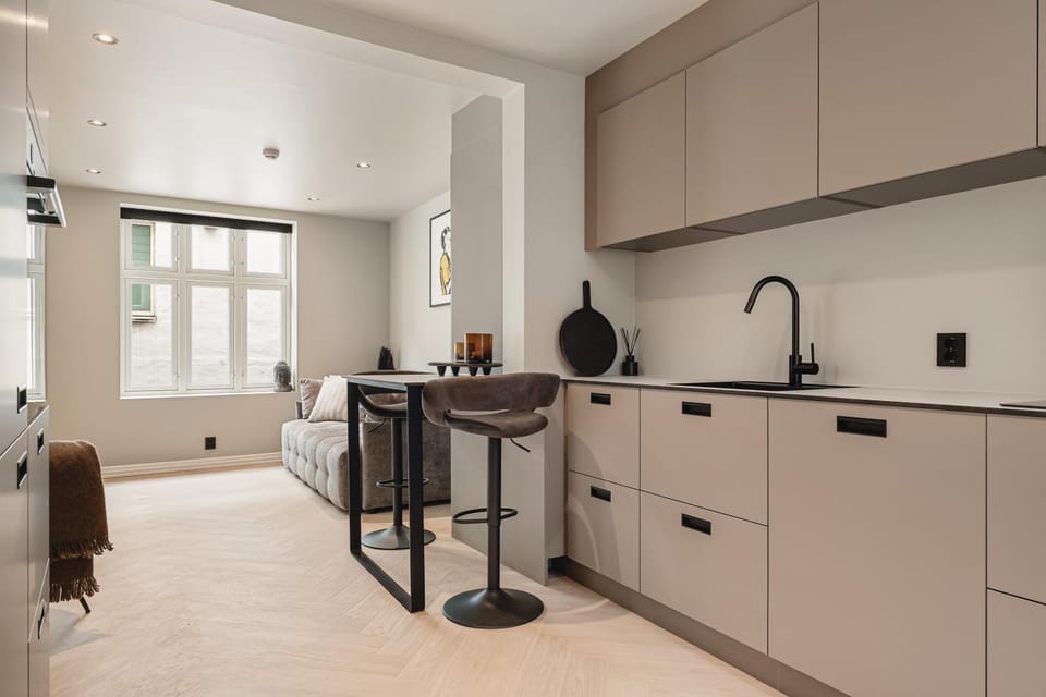 Living room, Dining area, stove, kitchen
