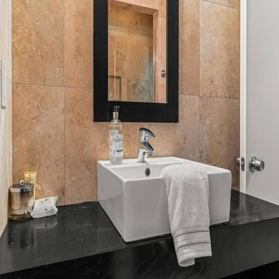 Bathroom, towels